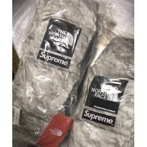 Supreme/The North Face Leak Paper Style Scarf