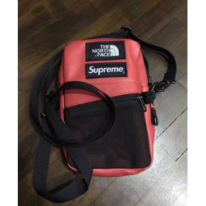 Supreme/The North Face Leak Leather Side Bag