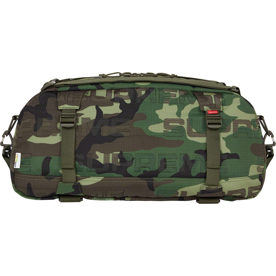 Details on Duffle Bag Woodland Camo from fall winter
                                                    2021 (Price is $148)