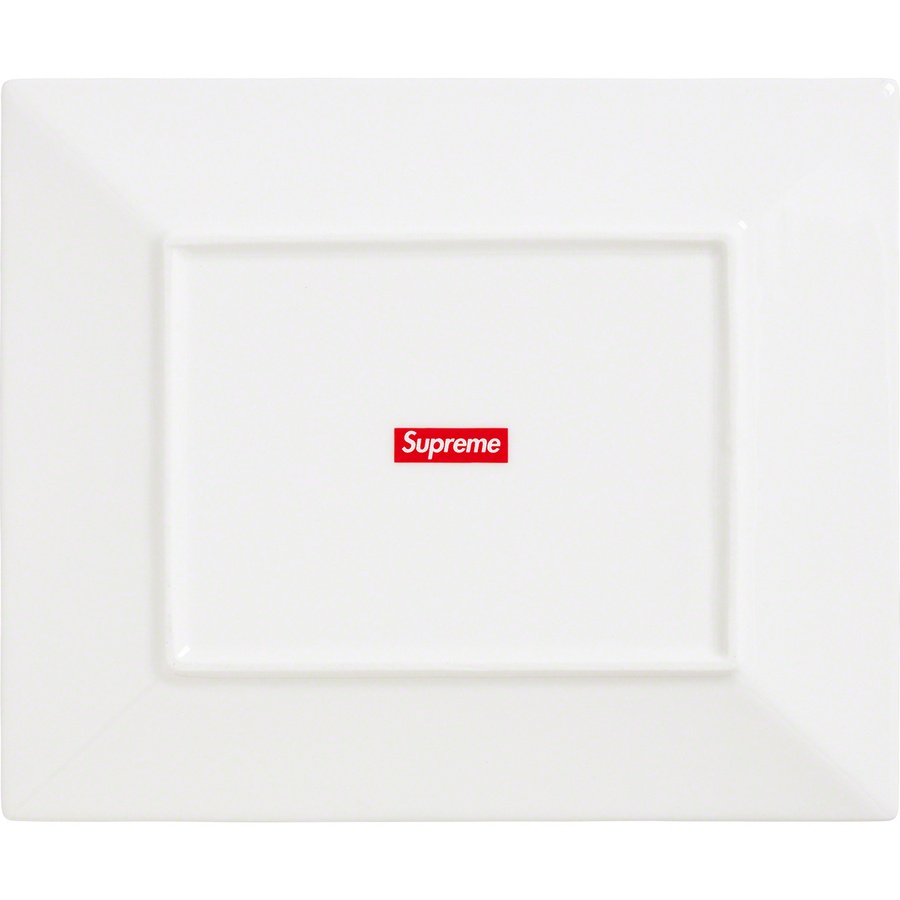 Details on Lady Pink Supreme Tray <em>Ladies Room at Art and Design </em> from fall winter
                                                    2021 (Price is $48)