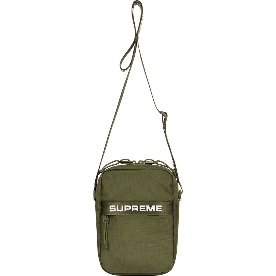 Details on Shoulder Bag Olive from fall winter
                                                    2022 (Price is $54)