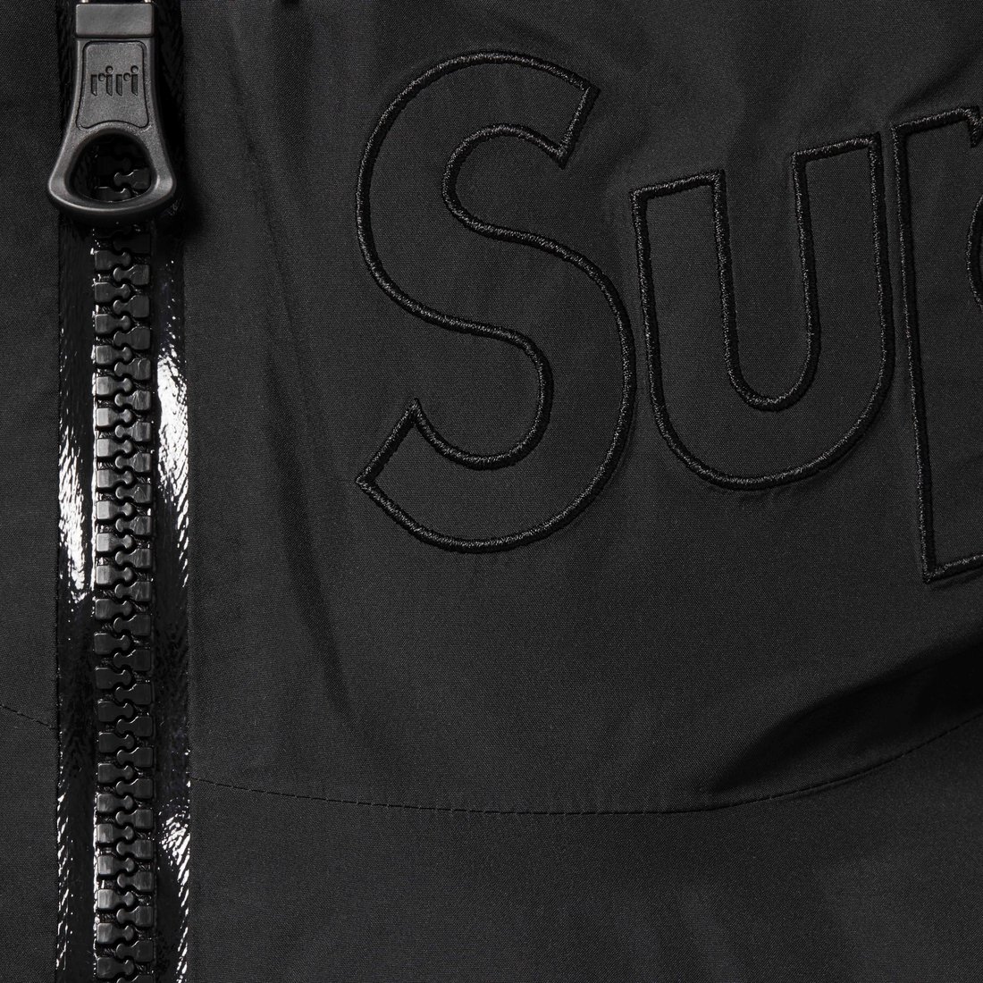 Details on GORE-TEX 700-Fill Down Parka Black from fall winter
                                                    2023 (Price is $598)