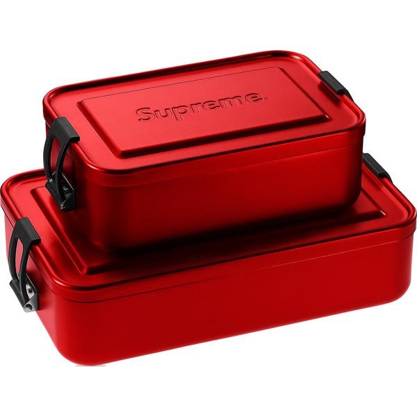 Details on S﻿upr﻿e﻿me﻿ SIGG™﻿ Metal Box from spring summer
                                            2018 (Price is $44)