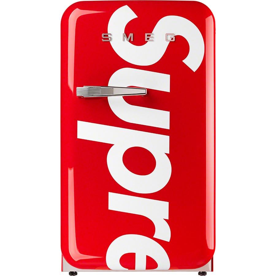 Details on Supreme SMEG Mini Refrigerator from spring summer
                                            2021 (Price is $1398)